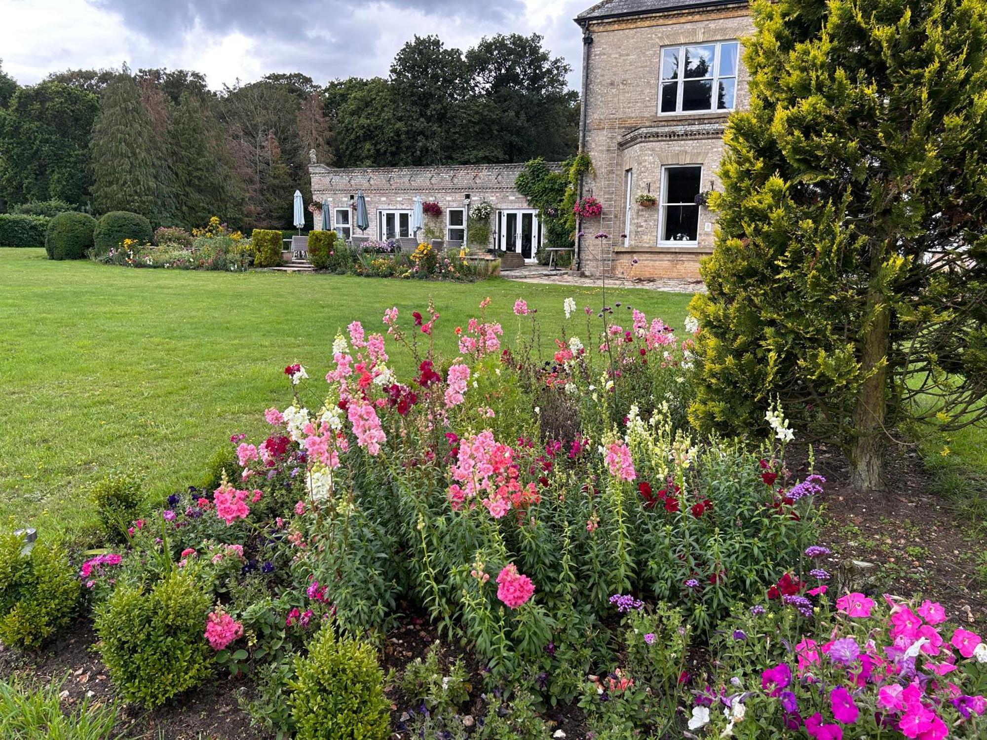 Broom Hall Country Hotel Saham Toney Exterior photo